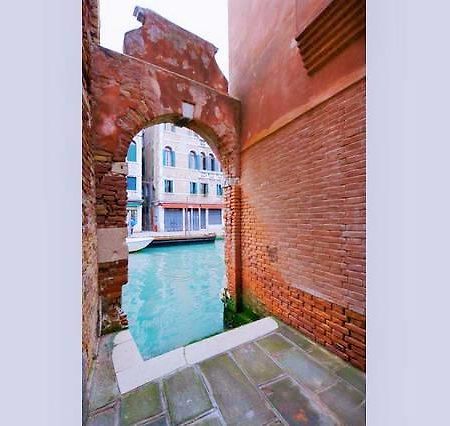 Calle Dei Ormesini Veneza Exterior foto